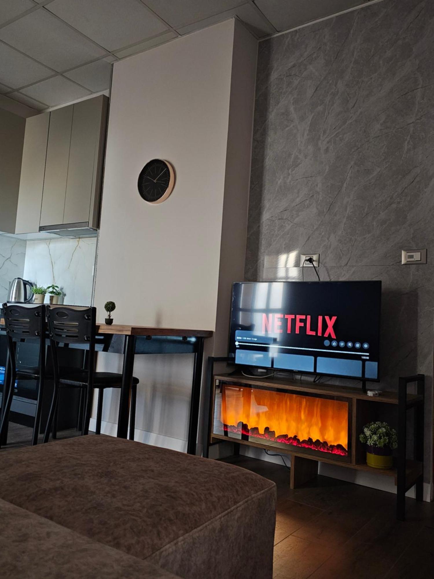 Sky Apartaments City Center Tiranë Ngoại thất bức ảnh