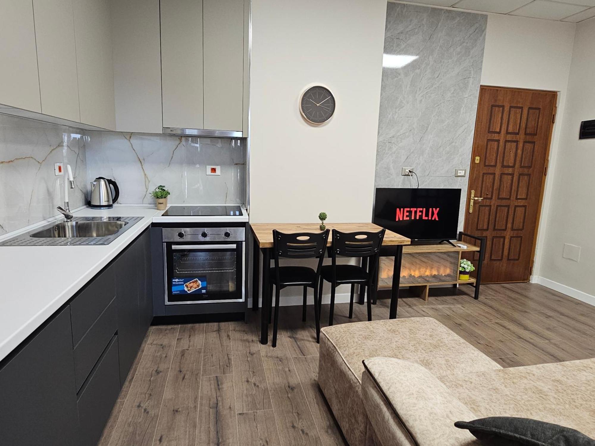 Sky Apartaments City Center Tiranë Ngoại thất bức ảnh