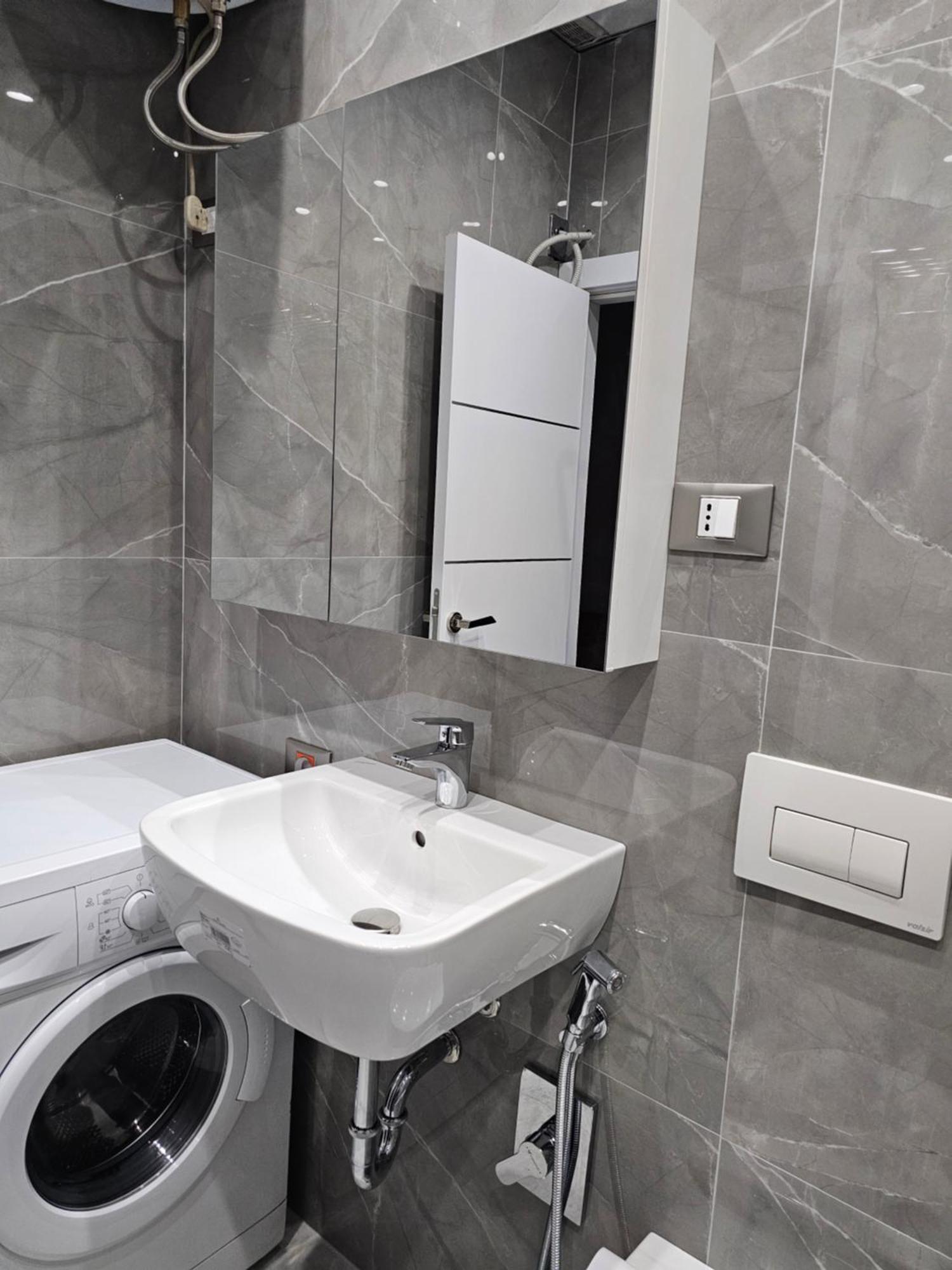 Sky Apartaments City Center Tiranë Ngoại thất bức ảnh