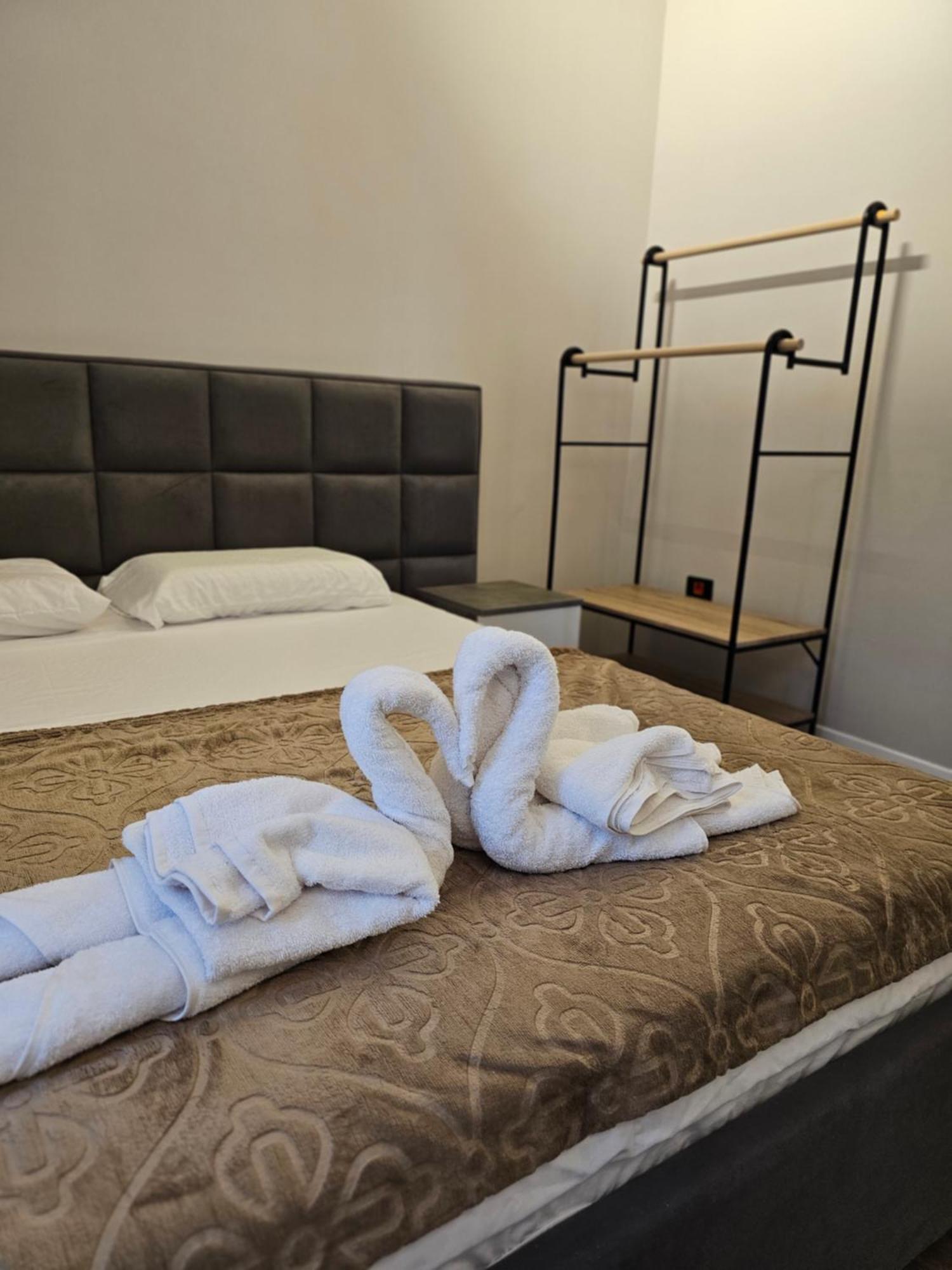 Sky Apartaments City Center Tiranë Ngoại thất bức ảnh