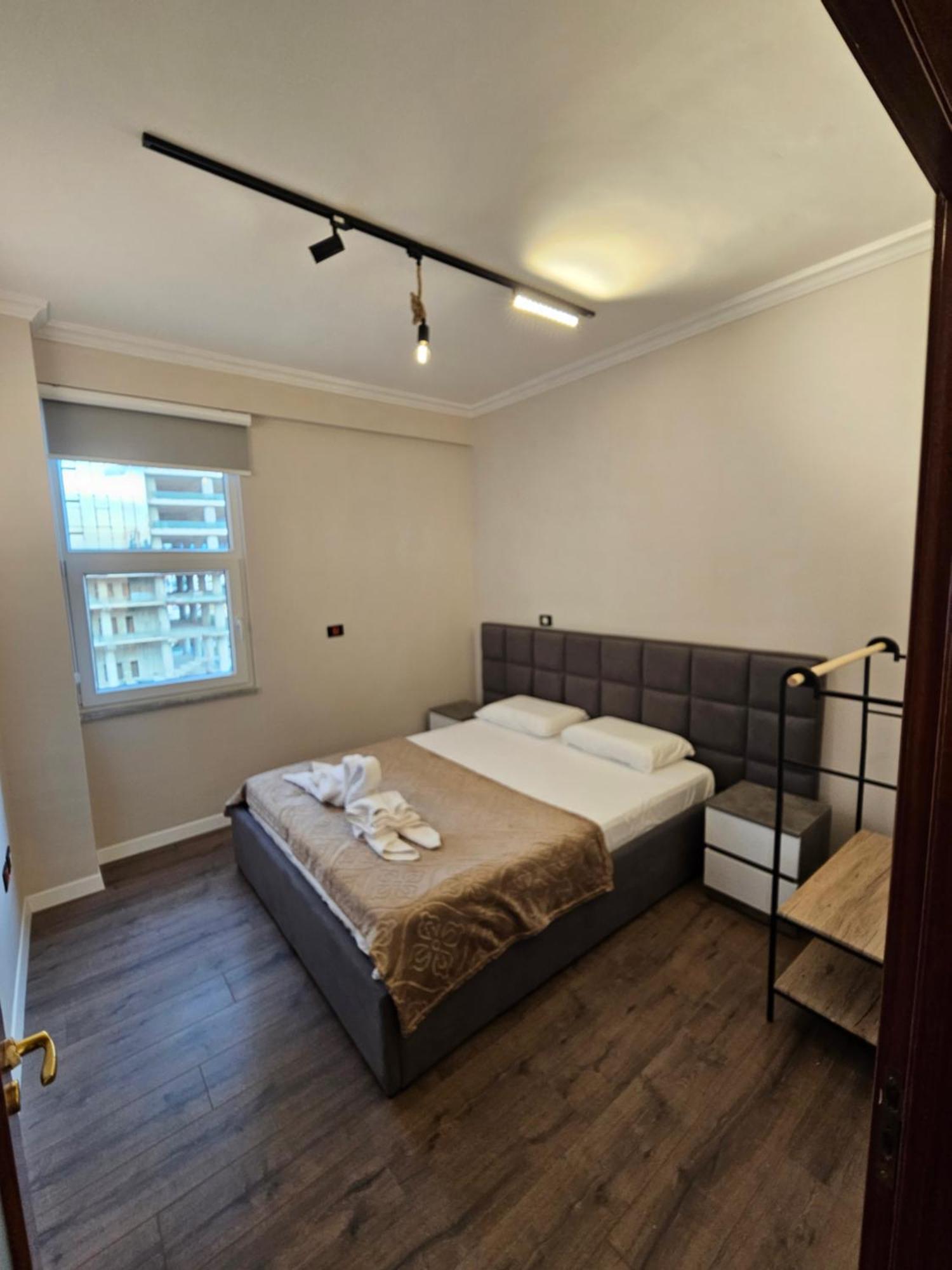 Sky Apartaments City Center Tiranë Ngoại thất bức ảnh