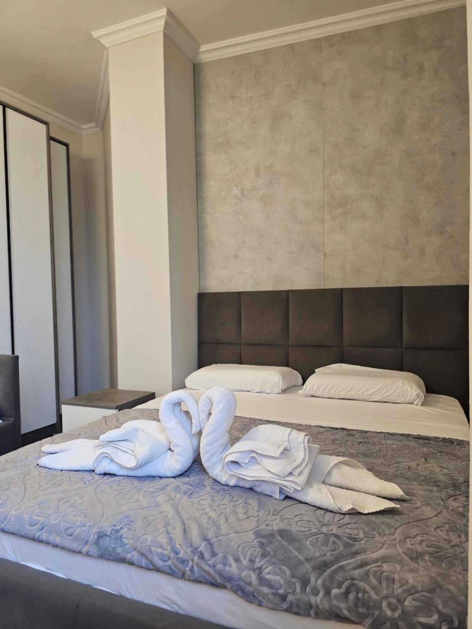 Sky Apartaments City Center Tiranë Ngoại thất bức ảnh