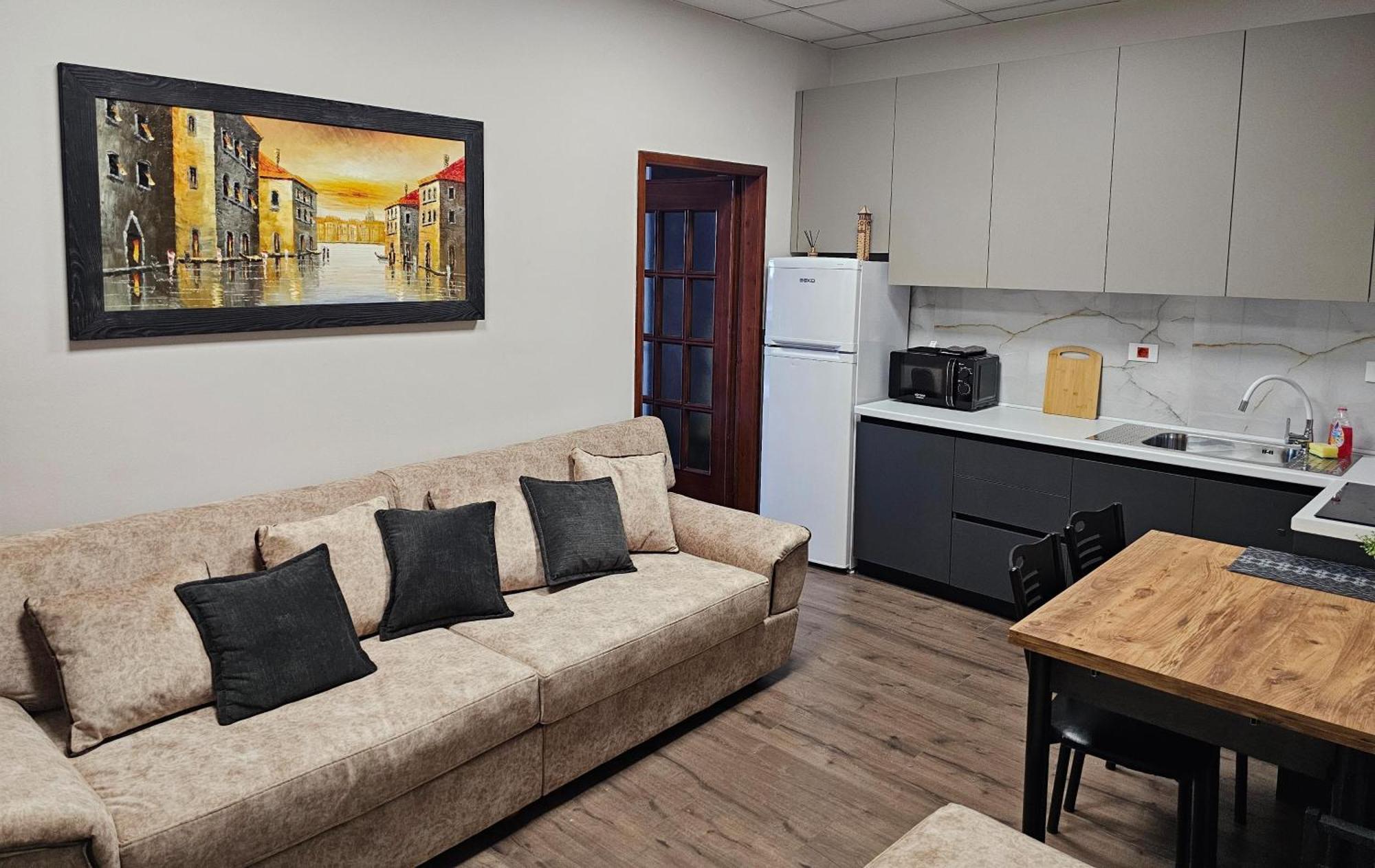 Sky Apartaments City Center Tiranë Ngoại thất bức ảnh